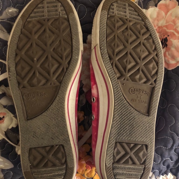 Size 9 Women’s Pink Stain Wash Converse - Picture 5 of 5